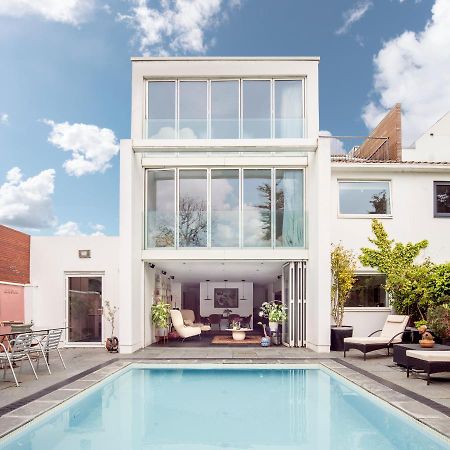 Studio For 3 With A Private Balcony In A Cubic House With Outside Pool Apartment London Bagian luar foto